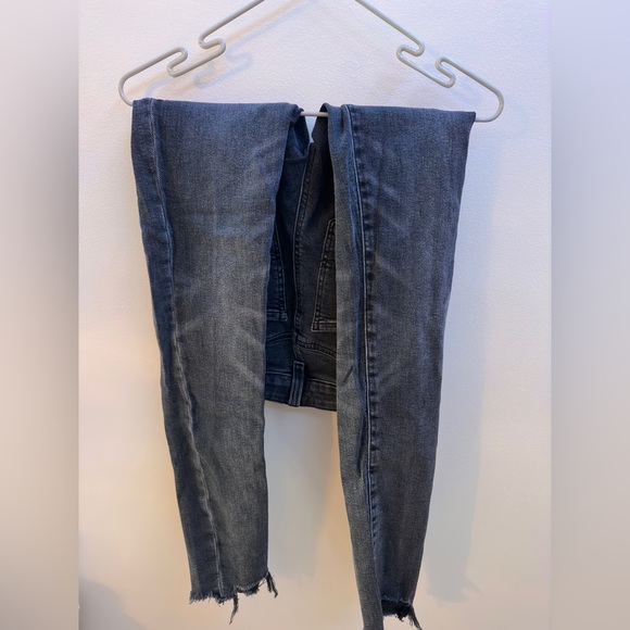 American Eagle black super high rise jegging jeans - Picture 2 of 4